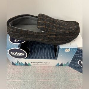 Totes Toastie’s Men’s Memory Foam Slippers XL (11-12)